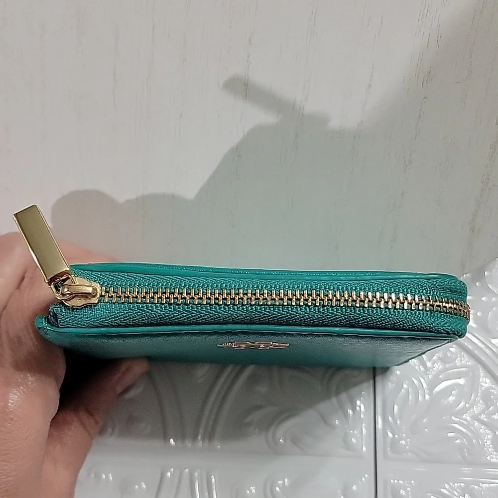 Tory Burch authentic tory